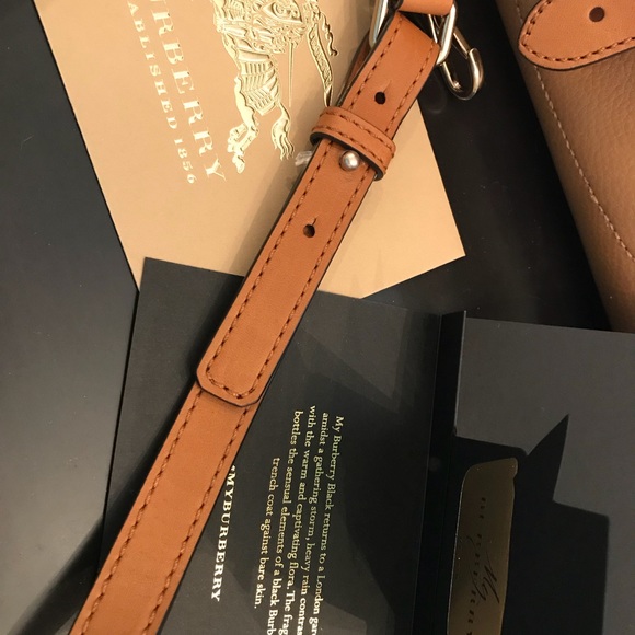 Burberry Satchel - Picture 4 of 8